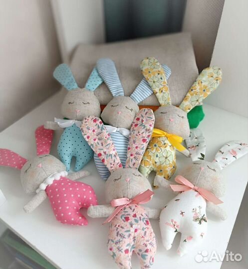 Зайчик в морковке (ручная работа)