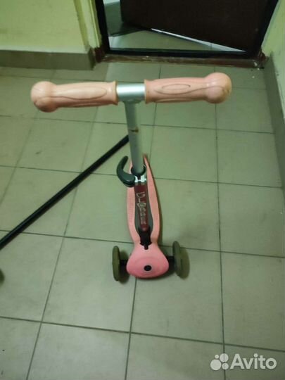 Самокат детский трехколесный бу+Шлем Abus Smile