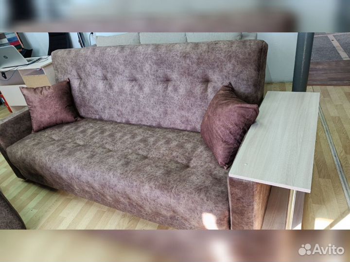 Диван с баром