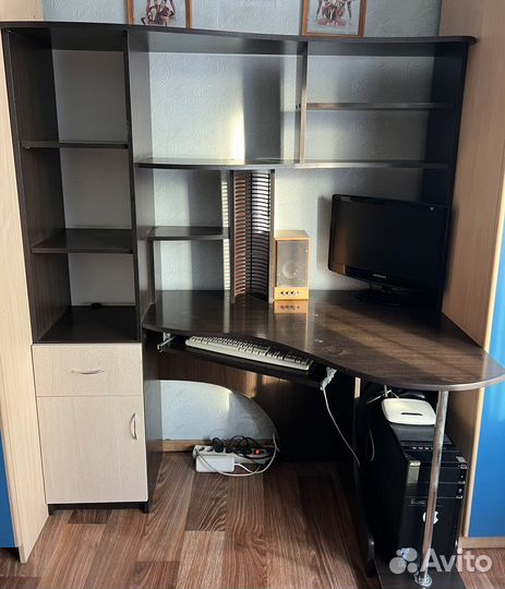 Компьютерный стол