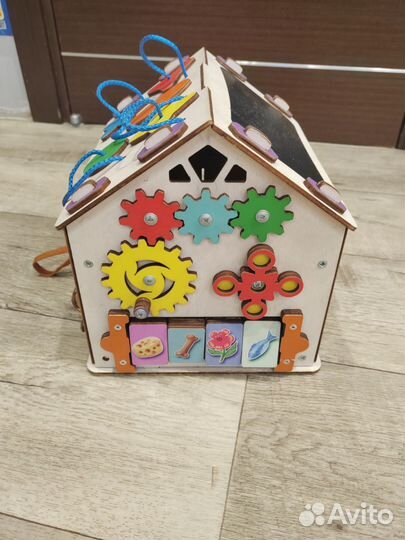 Бизиборд домик со светом