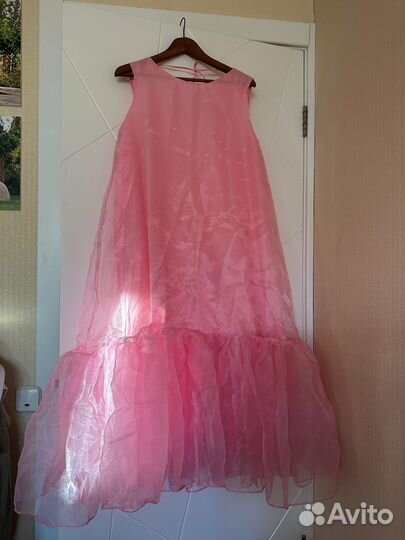 Розовое платье воздушное