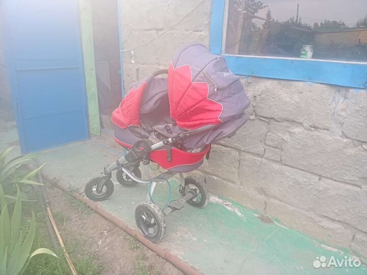 Прогулочная коляска