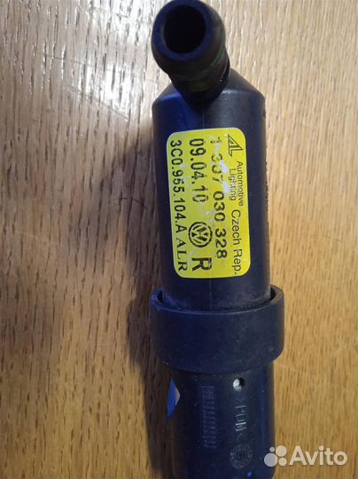 Форсунка омывателя фары VW Passat B6