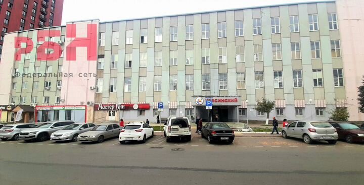 Помещение с Арендаторами, 301 м²