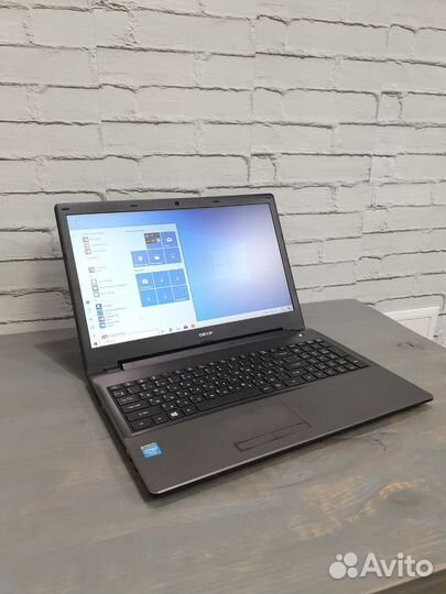 Ноутбук Dexp Aquilon O167 15.6