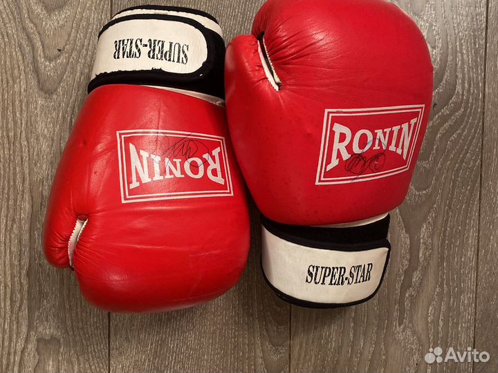 Боксерские перчатки