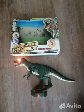 Динозавр с пультом