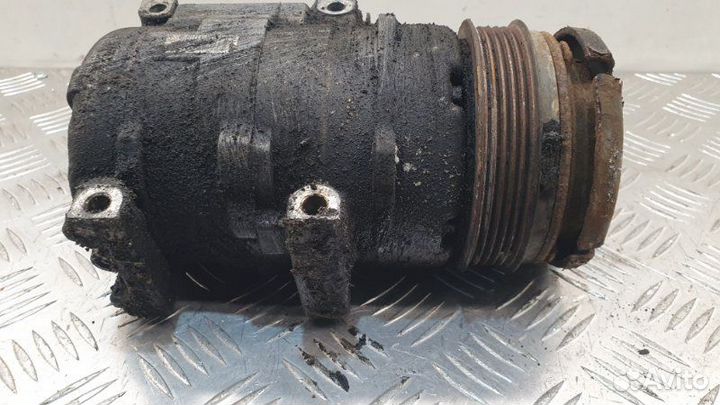 Компрессор кондиционера Mitsubishi Chariot Grandis