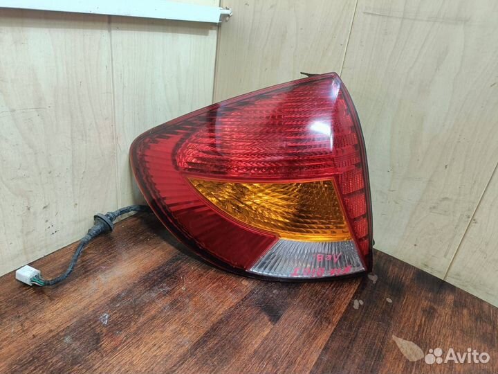 Фонарь задний левый Kia Rio 1 хетчбек
