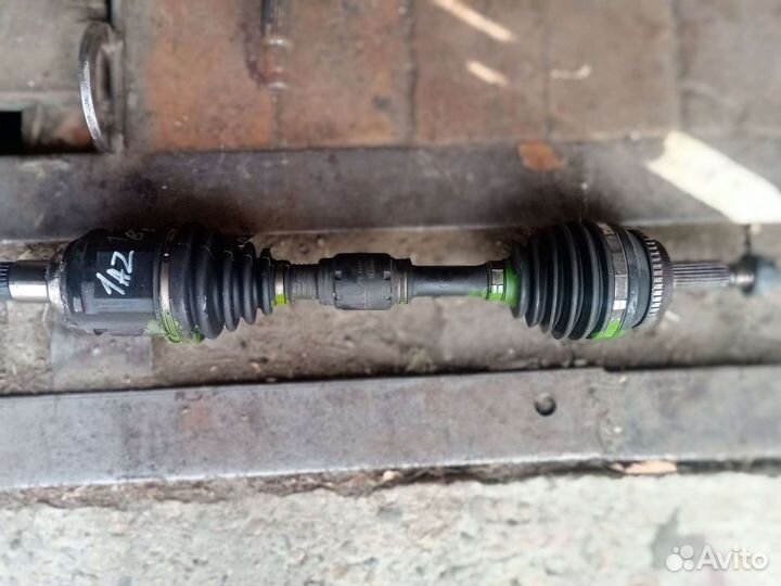 Привод левый Toyota avensis 250 2 литра