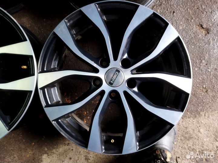 R17 5x114.3 et46 6.5j d67.1