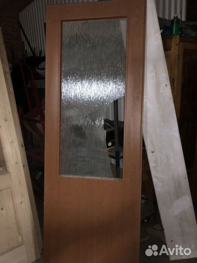 Дверь входная деревянная