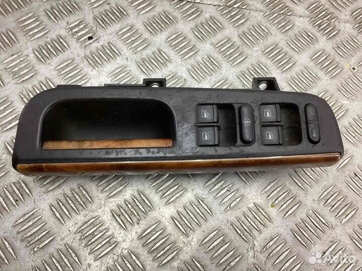 Блок управления стеклоподъемниками Volkswagen Golf