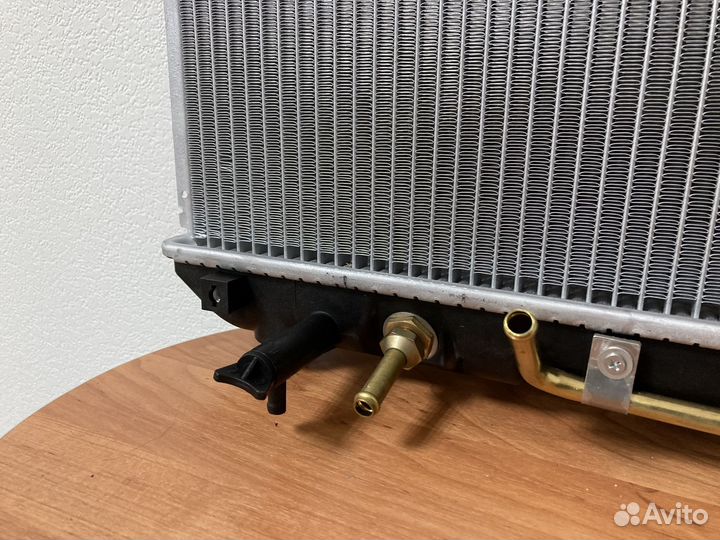 Радиатор охлаждения Тойота Рав4 98-00