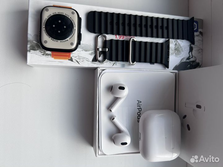 Комплект наушников и часов