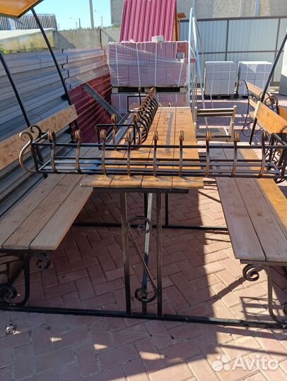 Кованная цветочница