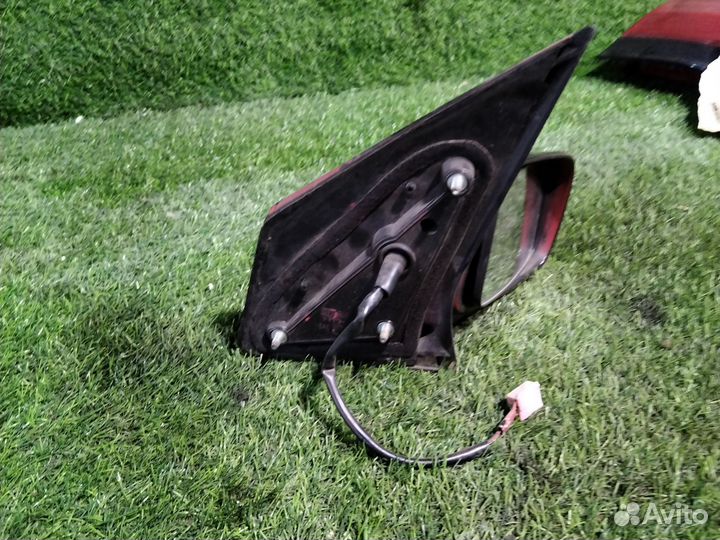 Правое зеркало Дайхатсу yrv