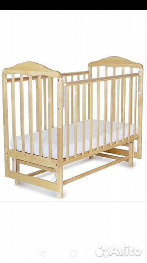 Детская кроватка с маятником