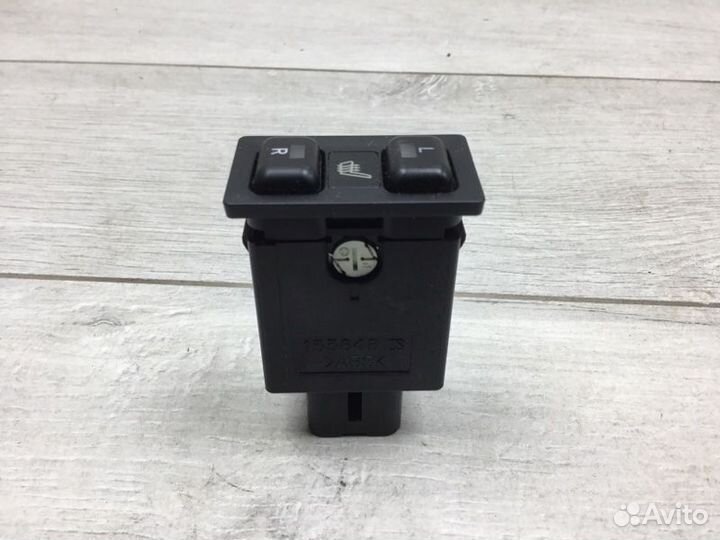 Кнопка обогрева сидений Toyota Corolla хэтчбек