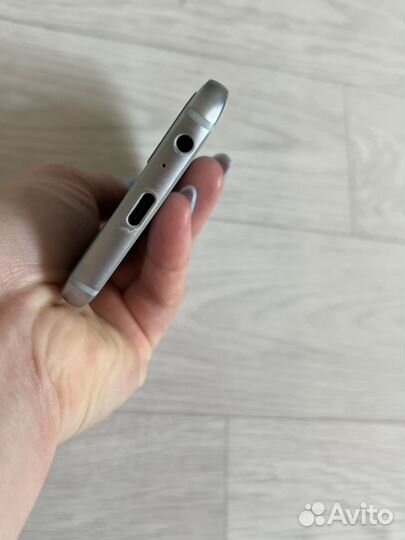 Продаю телефон