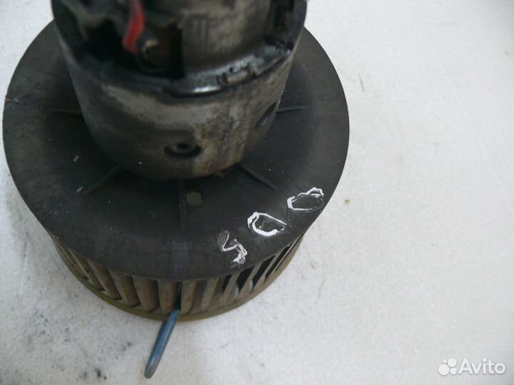 Моторчик печки Audi 100 45 куз