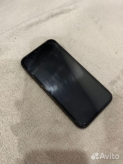 Телефон iPhone 11