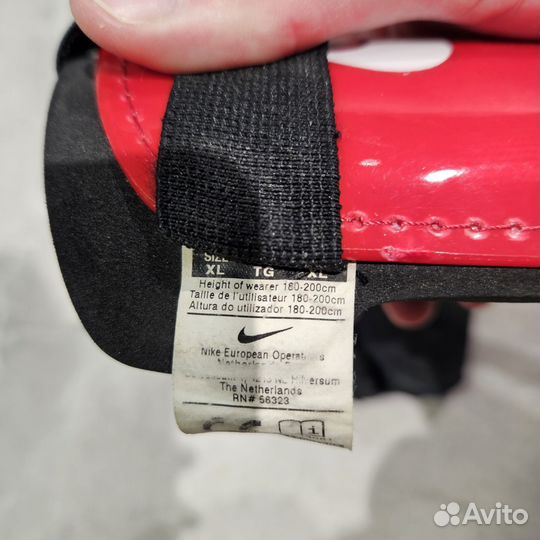 Футбольные щитки с защитой голеностопа Nike