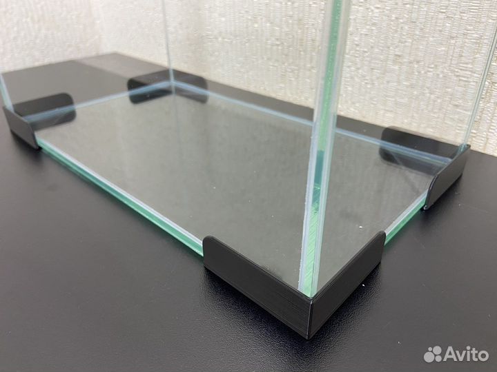 Уголки-подставки пластиковые