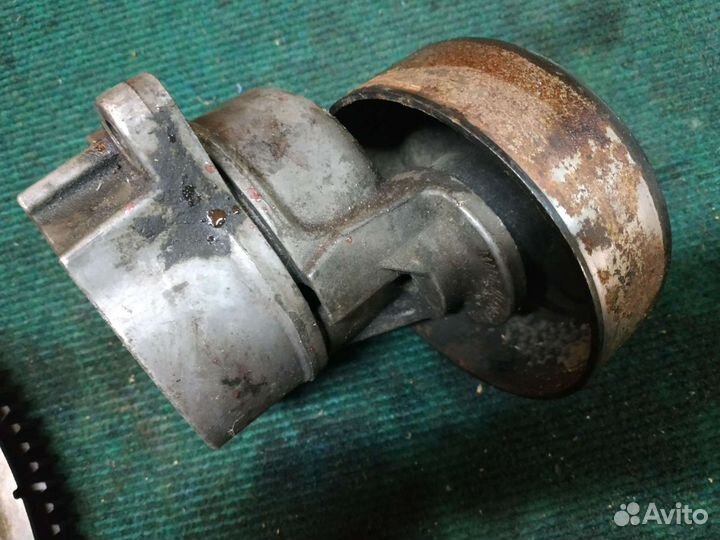 Натяжитель ремня ролик Nissan Armada Infinity QX 5