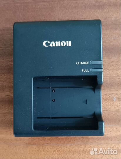 Зарядное устройство Canon LC-E10E