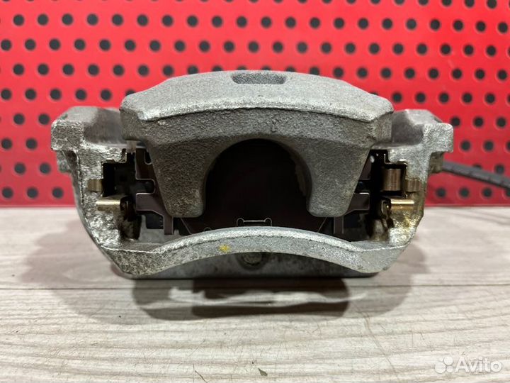 Суппорт задний левый Lexus Es axzh10 2019