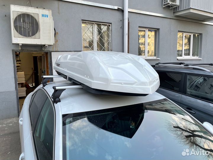 Автобокс cybort F1 (206х80х33) белый на Skoda