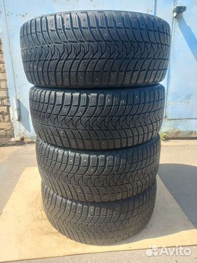 Michelin X-Ice North 3 215/50 R17