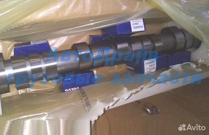 Распредвал Вольво FH4 FM4 22431870 с вкладышами