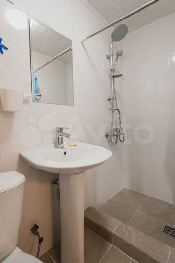 Дом 200 м² на участке 6 сот.