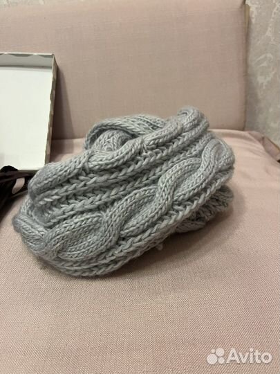 Шапка зимняя теплая и шарф снуд