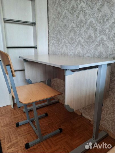 Растущий стол и стул