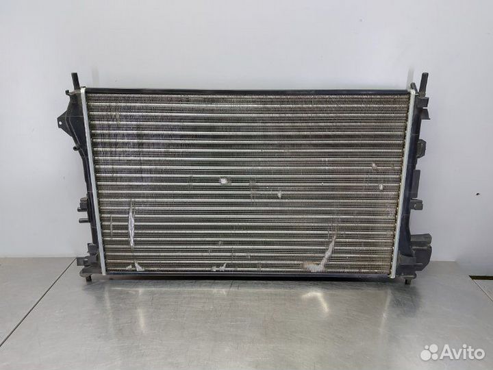 Радиатор охлаждения двигателя Opel Vectra C Z16XER