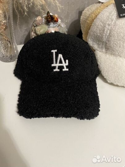 Утепленные кепки женские LA