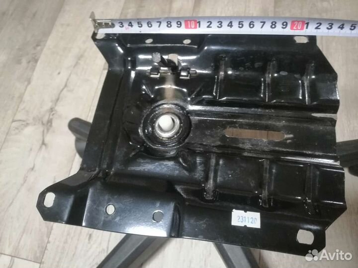 Крестовина для офисного кресла с газлифтом