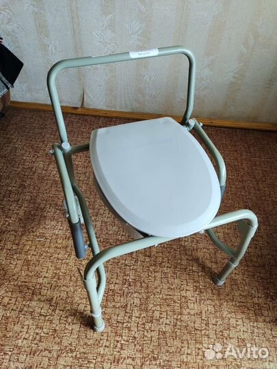 Кресло туалет с опускающимися подлокотниками