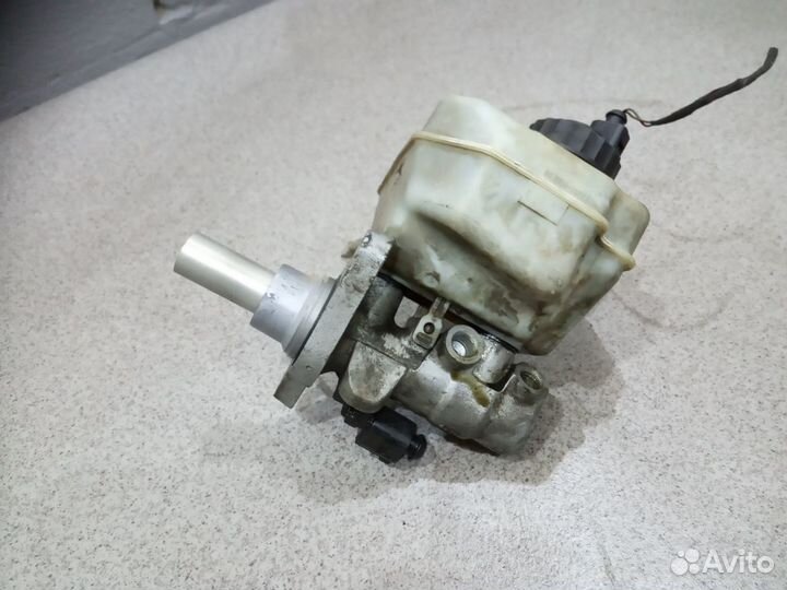 Главный тормозной цилиндр WV Passat B6