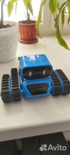 Игрушка робот с пультом