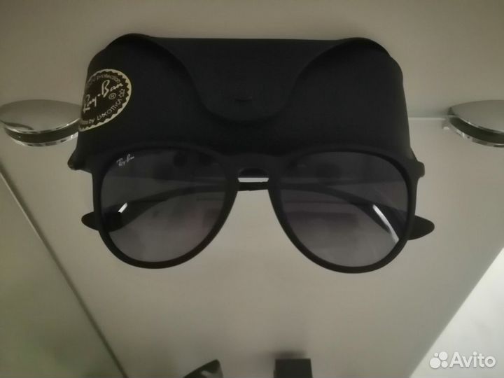 Очки солнцезащитные