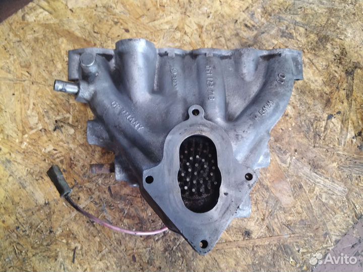 Впускной коллектор Audi 80 b3