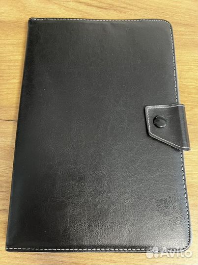 Универсальный чехол для планшета