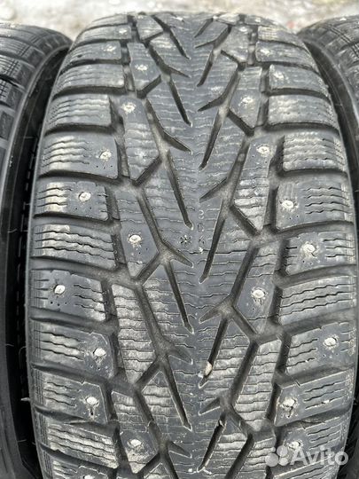 Nokian Tyres Hakkapeliitta 7 215/55 R17 98T