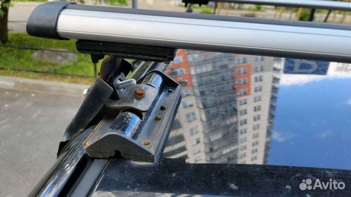 Багажник на машину и держатели велосипеда