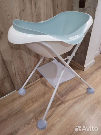 Ванночка для купания beaba с подставкой и горкой